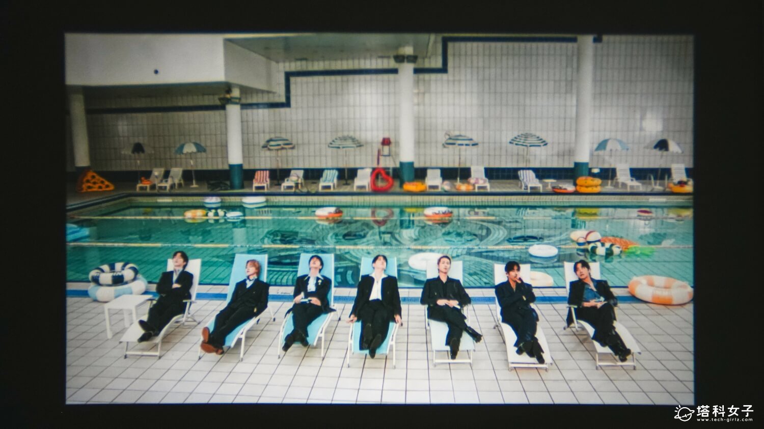 Bongcom BS5 足球君投影機開箱：720P 畫質、450 ANSI 流明