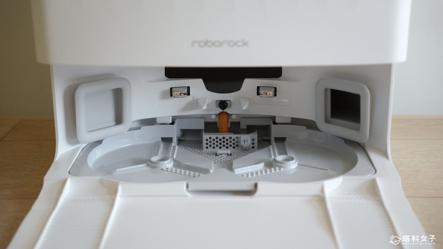 石頭科技 Qrevo Edge 2 掃拖機器人:底盤可拆卸清潔