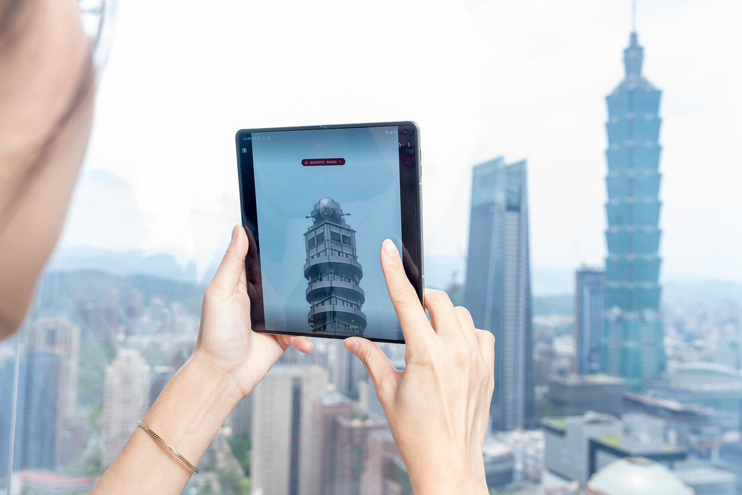motorola razr fold 獲 DXOMARK 摺疊機相機評比冠軍,以前所未有的影像實力重新定義摺疊手機。