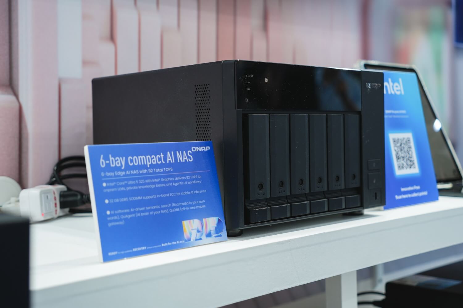 全新 AI NAS : 6-bay 與 8-bay