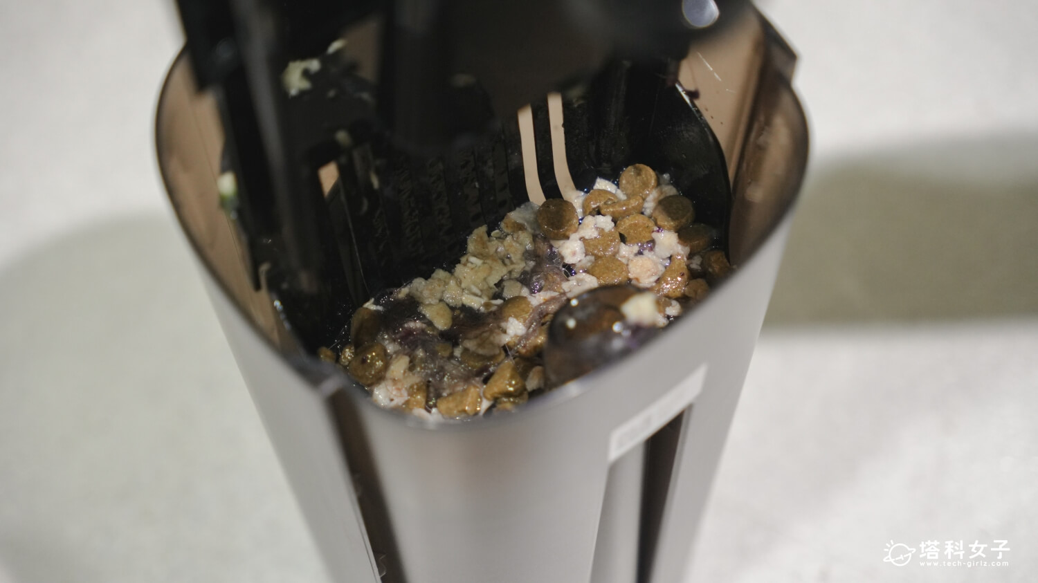 Roborock F25 Ultra Steam Gen 2 :污水箱後續清潔維護