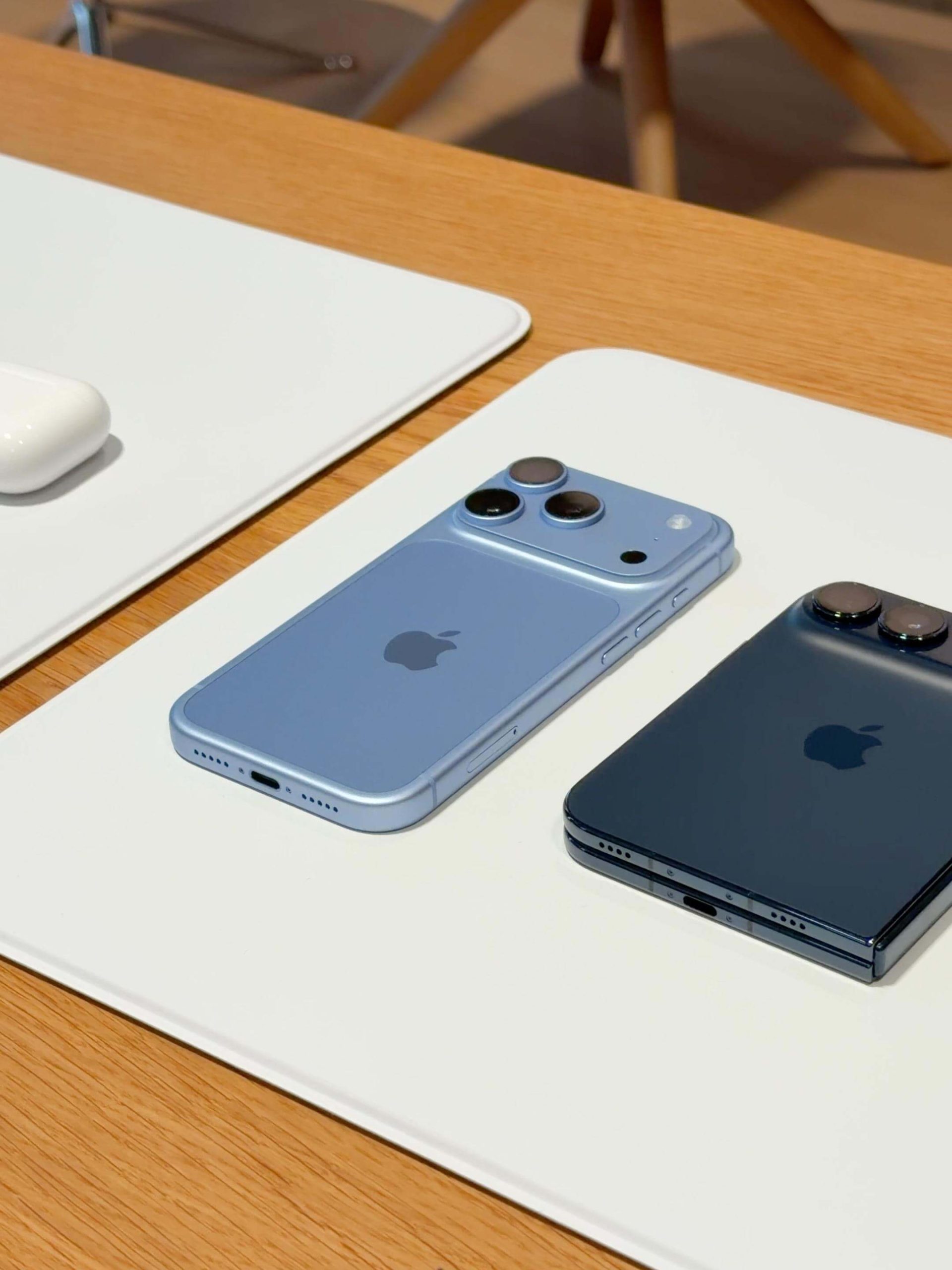 iPhone 18 Pro 冰川藍色實機照片